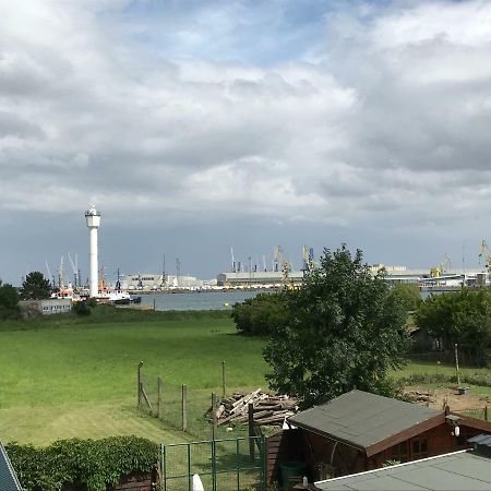 Ferienwohnung Mit Warnowblick Rostock Exteriör bild