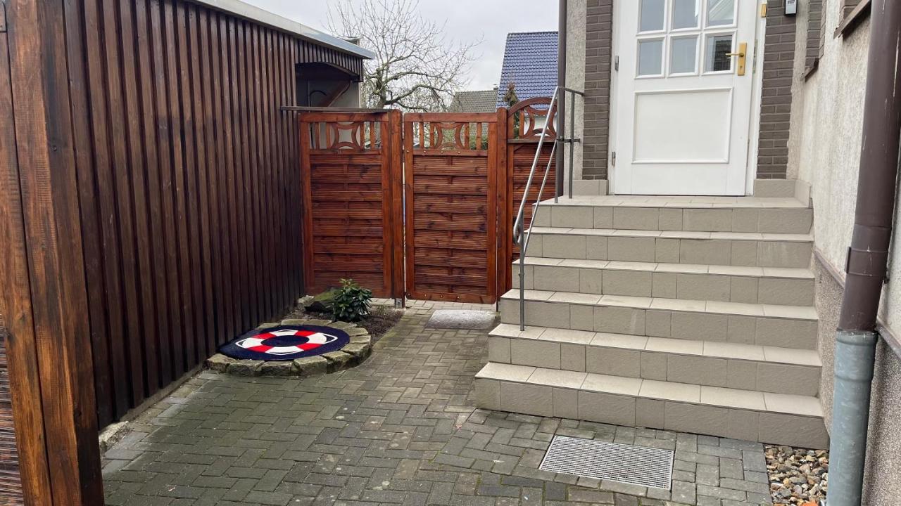 Ferienwohnung Mit Warnowblick Rostock Exteriör bild
